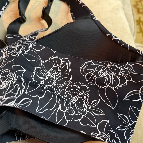 Victorias Secret VSX Knockout High-Impact Front-Close Sports Bra 36DDD Black NWT - Picture 5 of 5